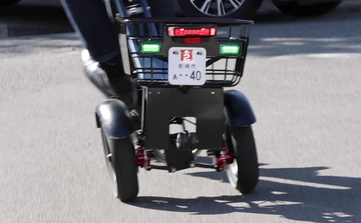 値下げ及オマケつけます。　新車　電動バイク　5/18登録　早い者勝ち　 小さい・安定・パワフル」すべてを叶えた次世代型三輪電動バイク【免許