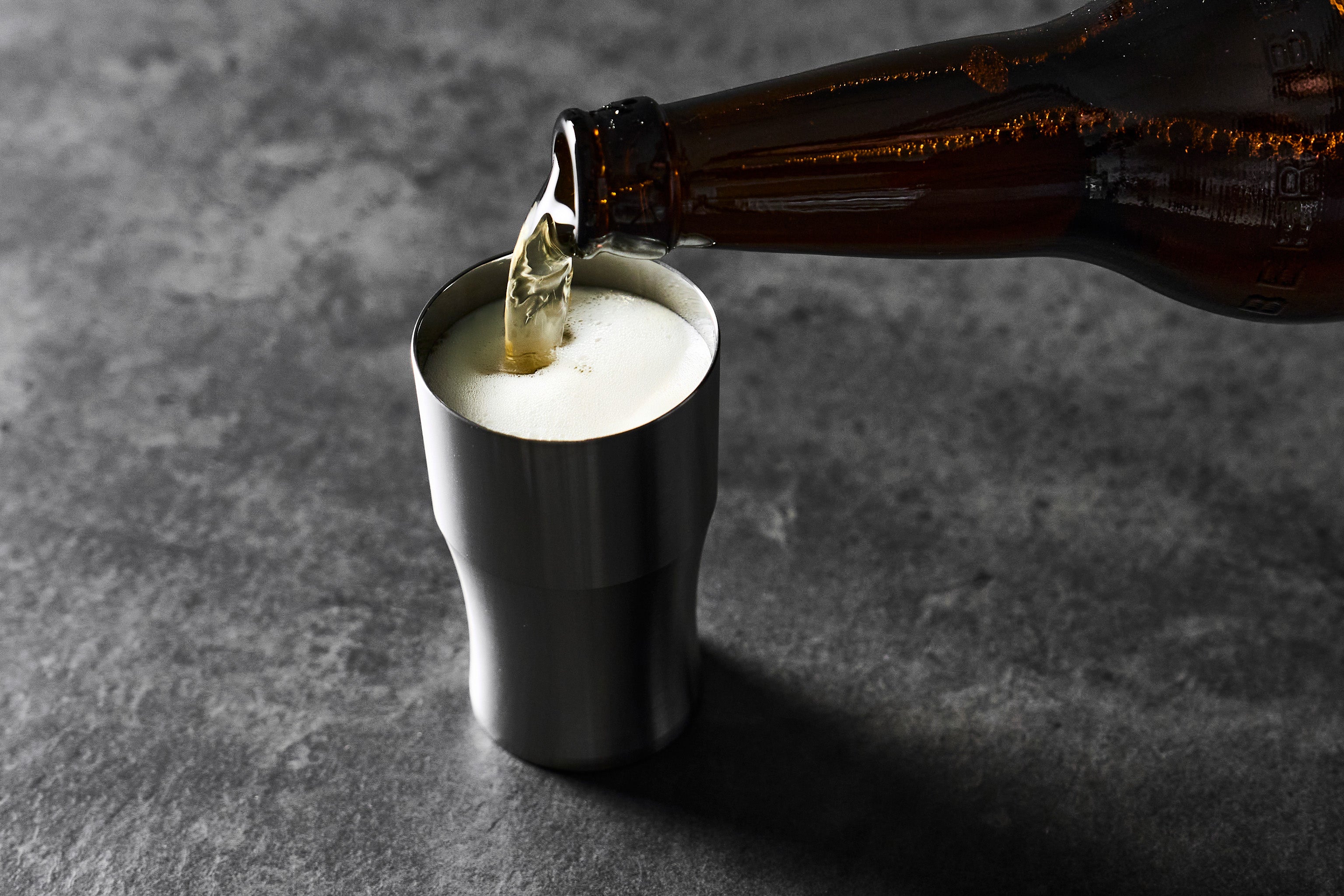 全ビール党に捧ぐ。一杯の完成度を器から変える、ステンレス削り出し