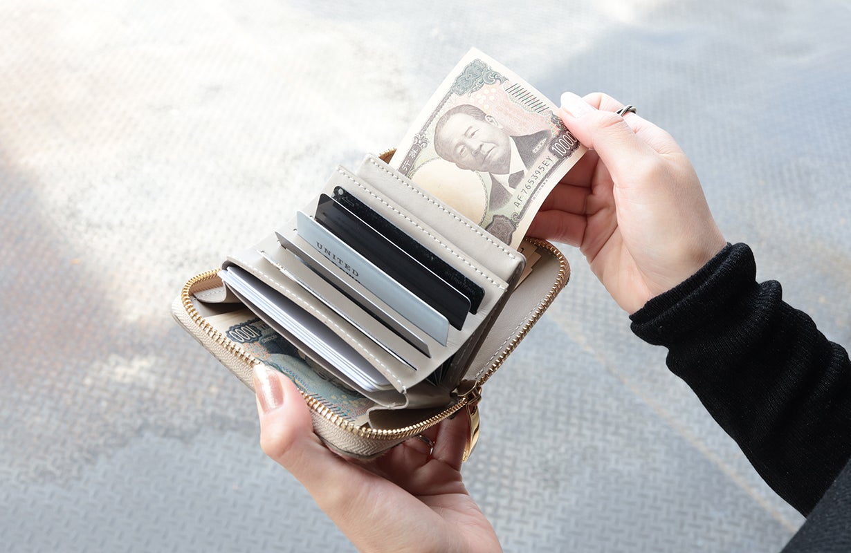国産レザーで魅せる理想を全て詰め込んだ究極財布【Viewallet-mini