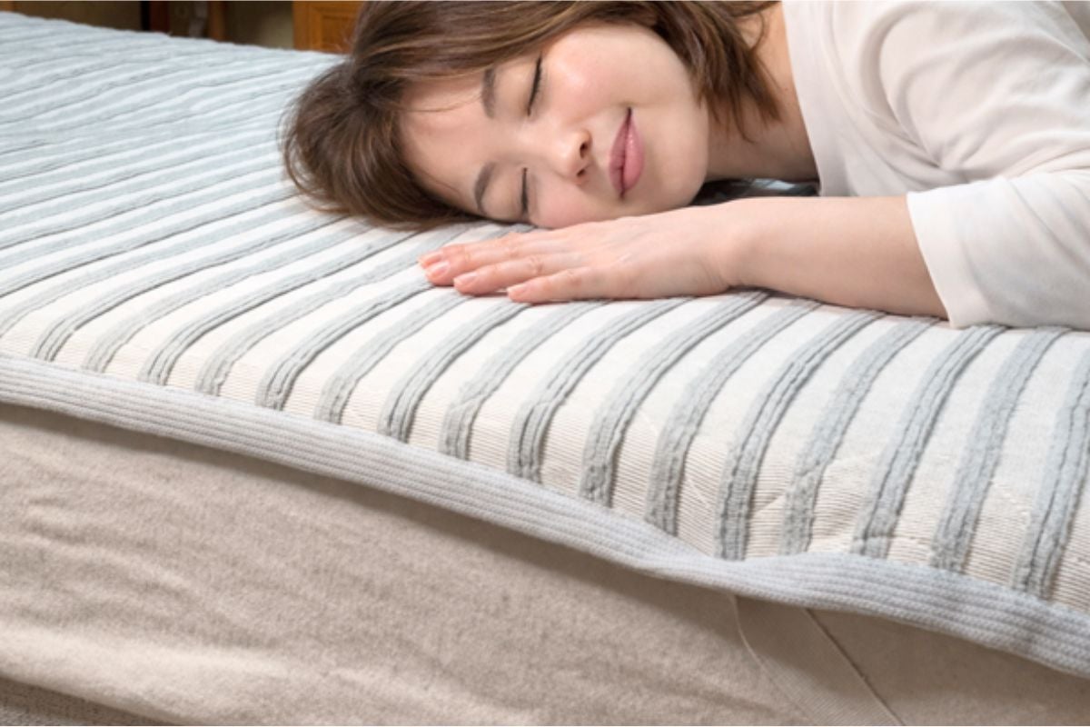 熱帯夜を乗りきる！風通る独自構造生地が寝汗をとり朝までサラサラ快適