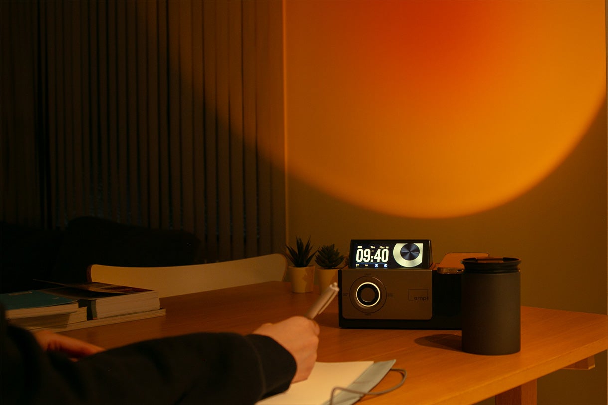 光と音でオフタイムに切り替わる多機能スピーカー｜Ambient Speaker