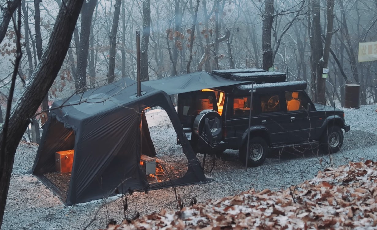 設営5分！全自動の内蔵ポンプ式キューブ型シェルター「DICE SHELTER