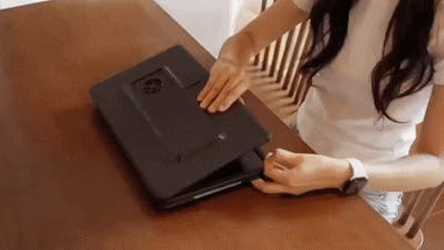 持ち運ぶワークステーション】あなたのPCが瞬時に縦横自在な3画面
