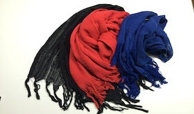 寒い冬を上品に暖める。旧き良き時代の織機で空気を織ったホワイト  