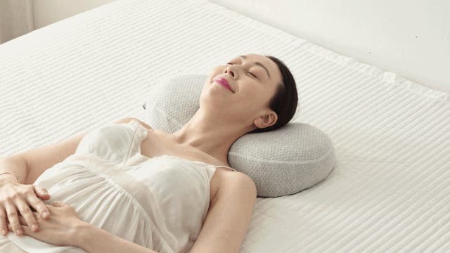 頚椎保護枕 (スリートル枕) 特許取得 日本特許取得】頭・首・肩を支える3点構造の新発想枕｜ クラウドピロー