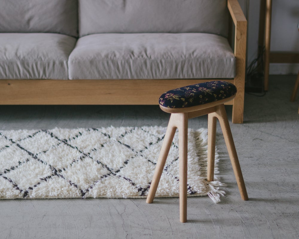 隙間を豊かにする。静岡の刺繍と家具が生んだ、暮らしの質を上げる