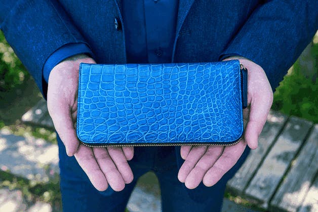 日本の藍が染める、王者の革。ジャパンブルーのポロサスクロコダイル