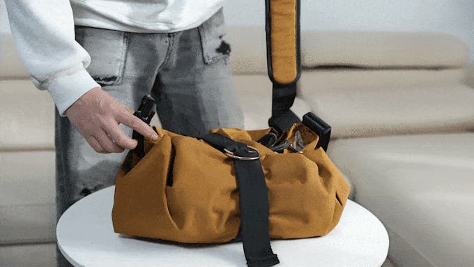 1枚で7役。30秒でバックパックになる多機能クロス ONESquare｜マクアケ