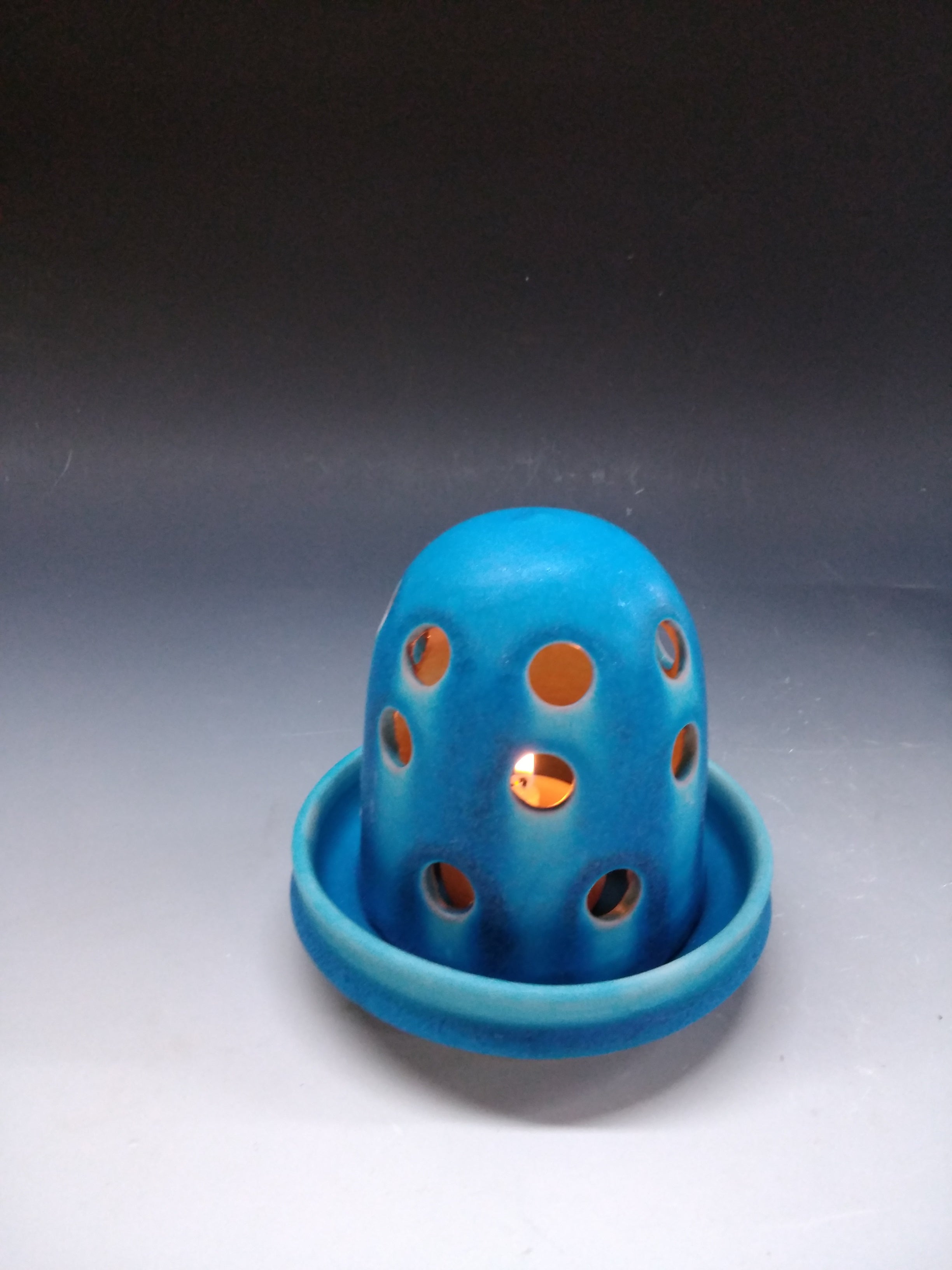 陶芸家が作る「ずっと眺めたくなる」陶器スピーカーと「見入ってしまう