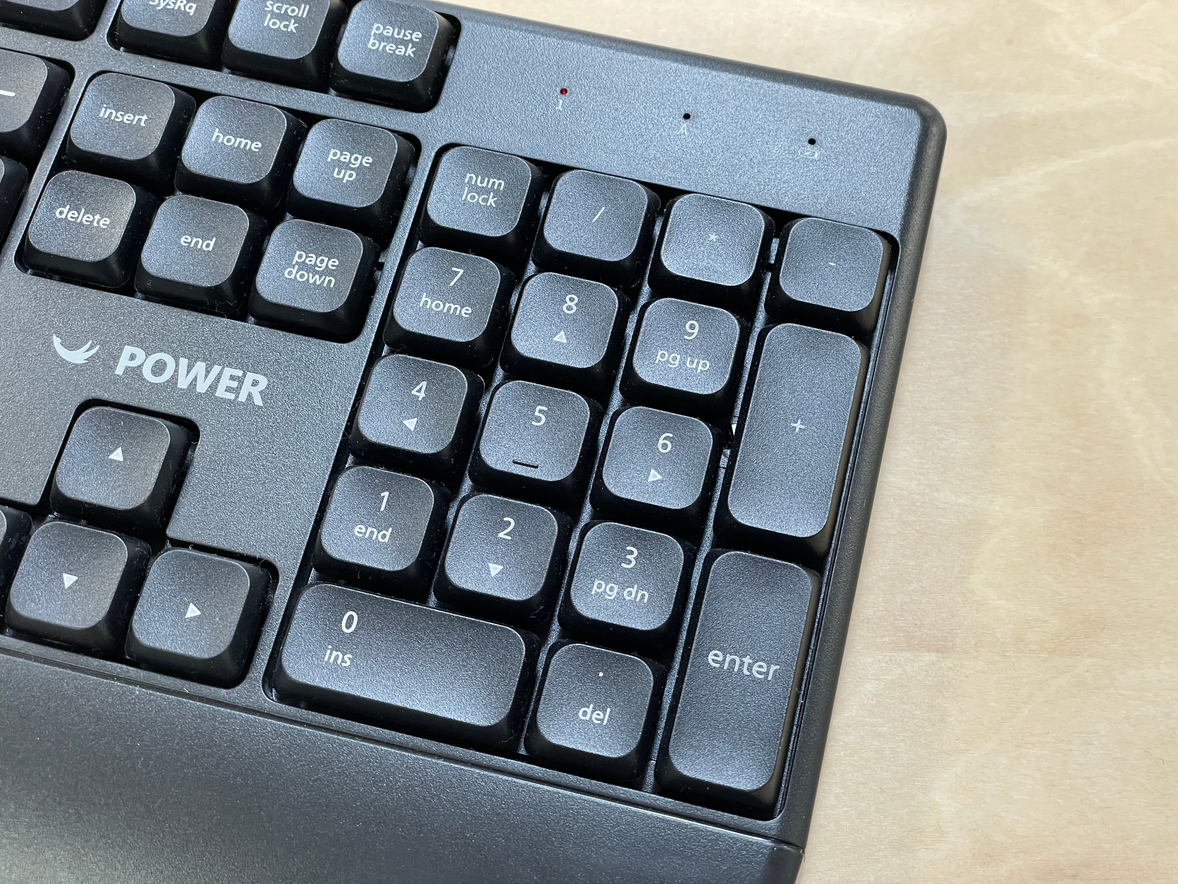 余計な機能はいらない。シンプルでちょうどいい静音キーボード＆マウス