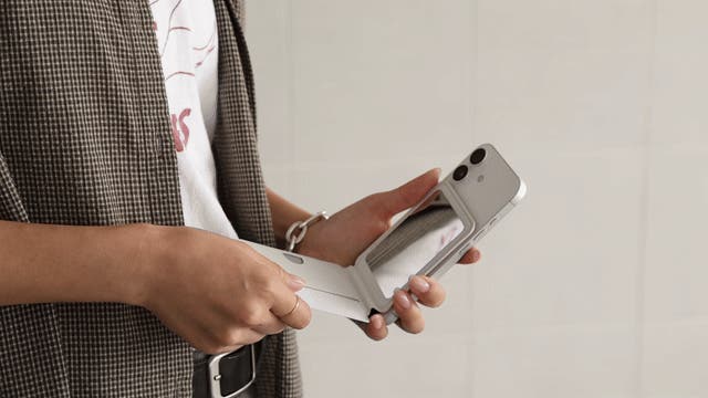 ジャンク品 美品 スマホ ガラケー みまもりGPS 等 12台 元箱付 セット スマホの背面に、“ちゃんと使える鏡”を！鏡/カード/スタンド/グリップ