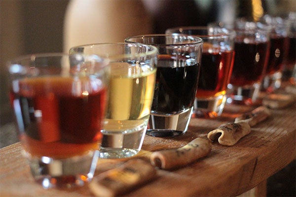 小瓶6種で飲みくらべ！最古の中国地酒「黄酒」（ファンチュウ）入門