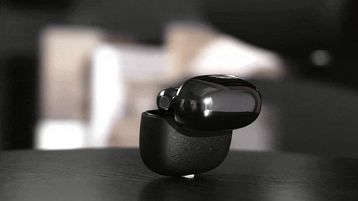 騒音の中でも声をクリアに。骨伝導×AIで、翻訳・録音・要約までこなす
