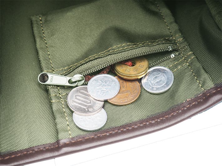 御朱印帳2冊と旅の思い出をひとつに。約350gで身軽に巡れる国産