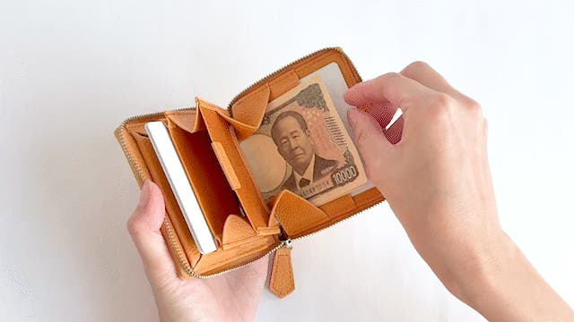 入れても薄い】極薄・極小だけどお札は折らない。究極設計の本革ミニ