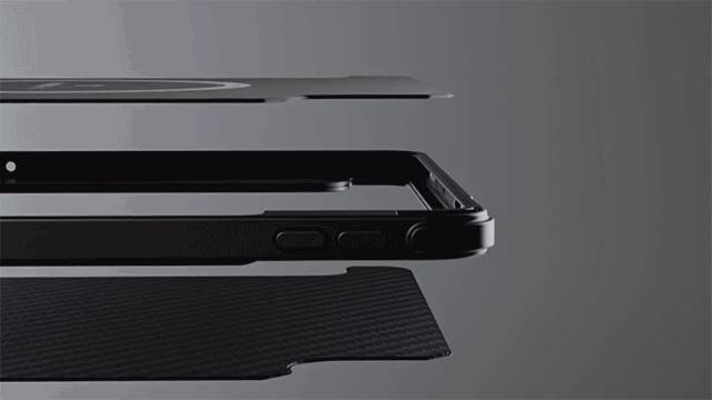 持つたびに上質さを感じる、軽さ、強さ、美しさを備えたiPadケース
