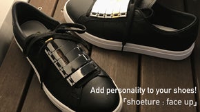 靴紐に金属のアクセサリー。足元をオシャレに飾る「shoeture」