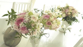 自宅にお花のある生活を！季節のフラワーアレンジメントを毎月お届け！