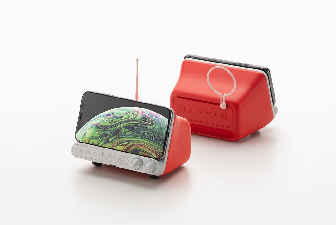 楽しみながらスマホを充電！ワイヤレス充電対応のレトロな充電スタンド