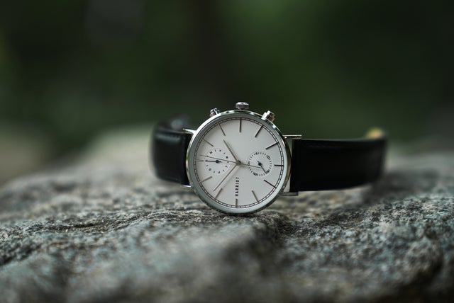 時計製造職人が作った、東洋的な曲線美のある腕時計「HARRIOT