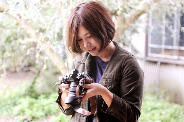 ムーンフェイズ機能搭載、夜空をイメージし天然石を使用した腕時計