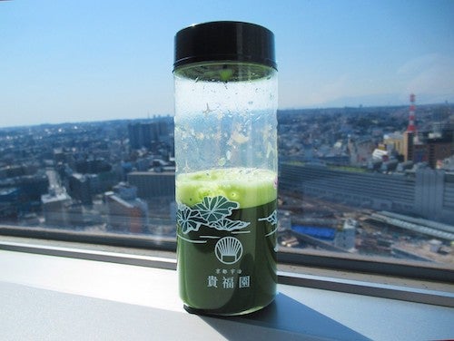 抹茶シェーカー【ふるっ茶】で簡単便利。10回振るだけで本格抹茶が