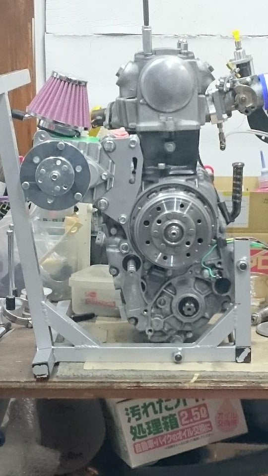 スーパーカブ系エンジンを使ってボンネビルで世界最速記録を達成したい