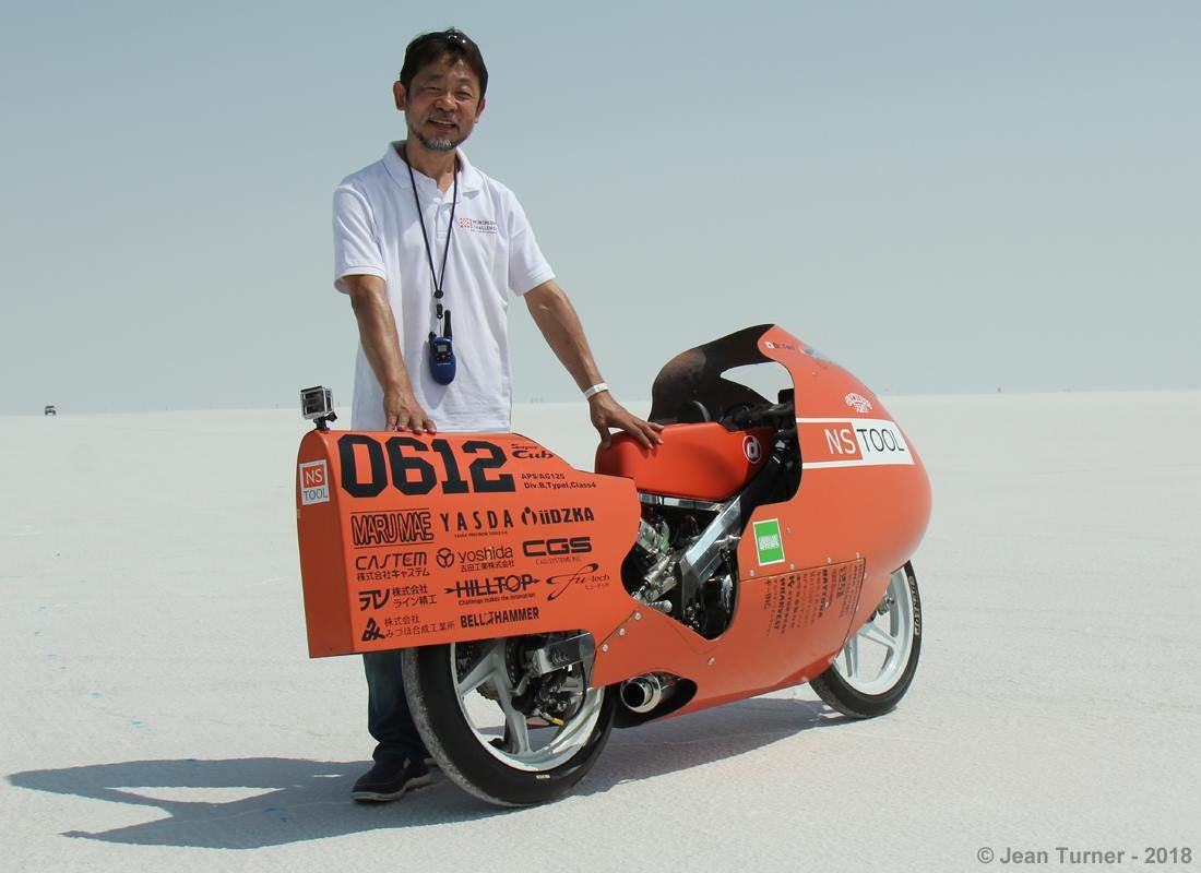 スーパーカブ系エンジンを使ってボンネビルで世界最速記録を達成