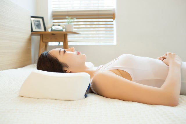 送料込み！機能性枕 カヌダ 理学療法士が開発した睡眠の「質」を高める機能性枕 『KANUDA(カヌダ