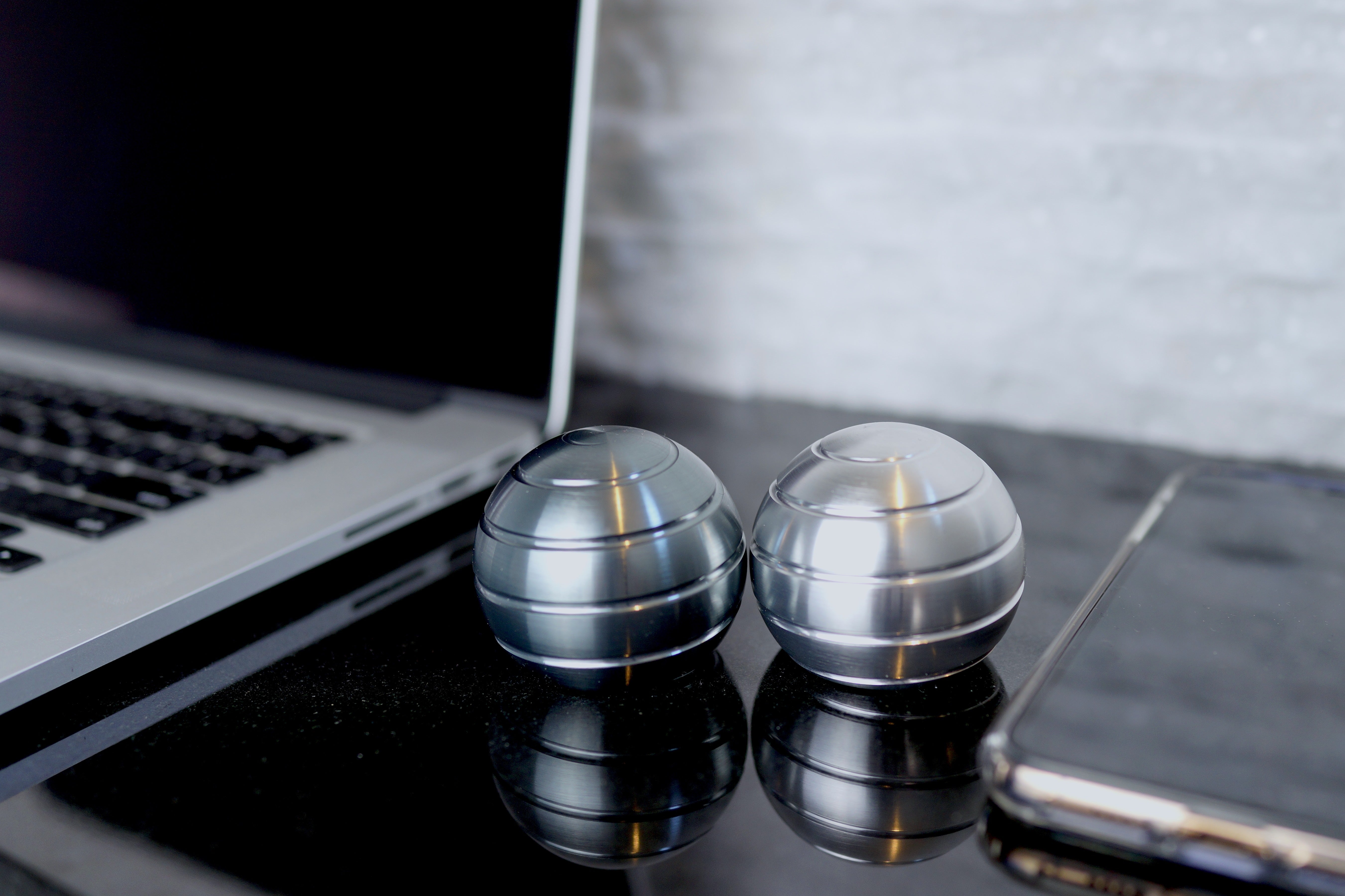 3D錯視で仕事力・遊び心に刺激を。洗練された究極の大人のトイ