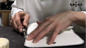 純白！の「短い長財布」　小銭もたっぷり入る、オールインワンタイプ【先着50個】