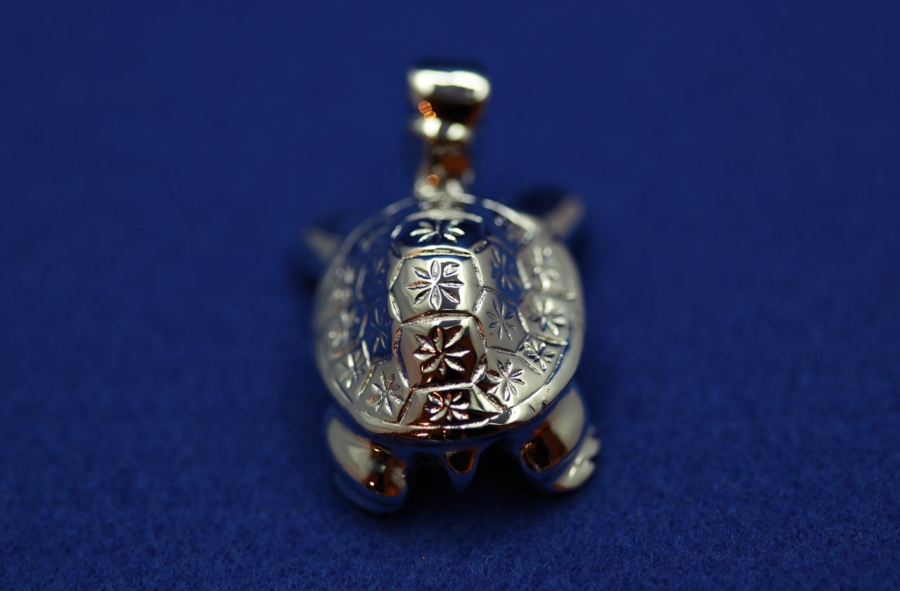 Made in Japanこだわりのものづくり 江戸彫金師作『金銀の星亀