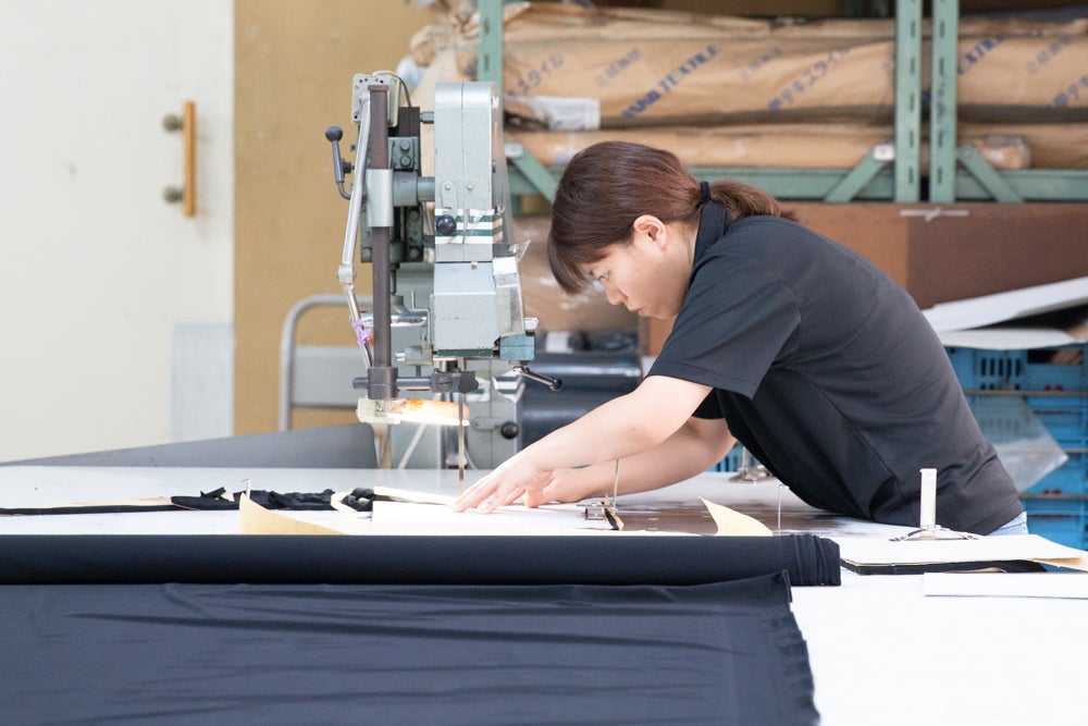 ながらケア”で目を休める。あなたの仕事を邪魔しないアイウォーマーG