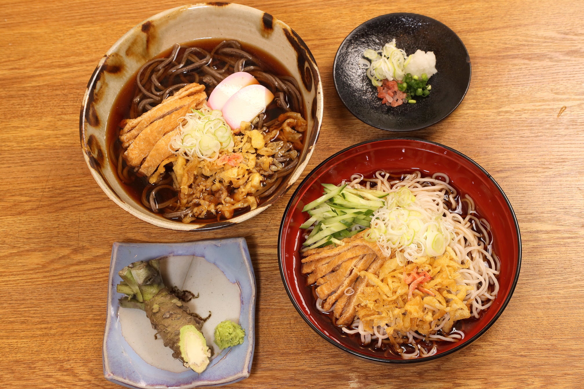 美味しいお蕎麦を 蕎麦愛好家なら知っている幻の黑いそばが食べられる店。新宿荒木町に