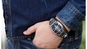 上質なイタリアレザー×アラベスク柄ブレスウォッチ