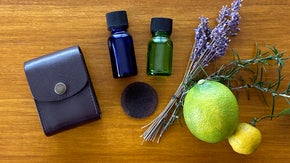 持ち運びと芳香浴を兼ね備えた【DOT POINT アロマポーチ】