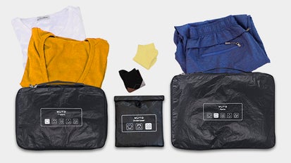 アイコンで用途別に簡単片付け。環境に優しい素材のトラベルバッグ