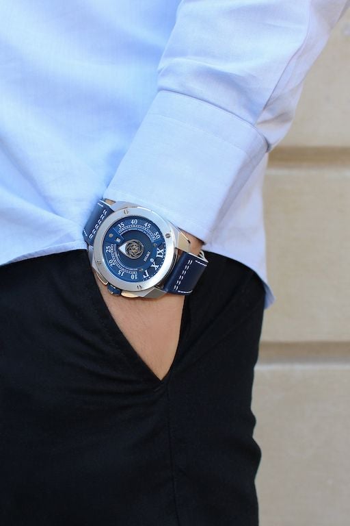 世界の時計愛好家が絶賛！ デザイン賞を受賞！斬新なディスプレイを