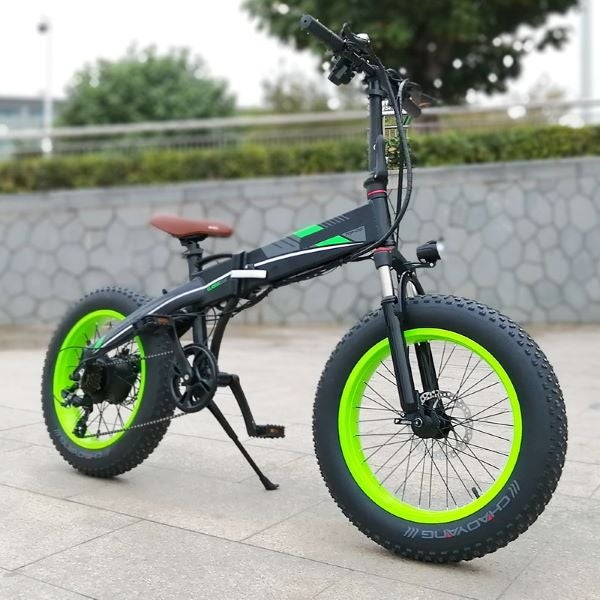 目立ち度超MAX】極太タイヤの折りたたみスポーツ電動自転車！雨も雪も
