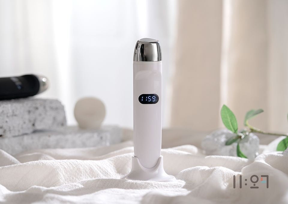 4つの機能を一つに搭載した4in1マルチガルバニック美顔器｜マクアケ