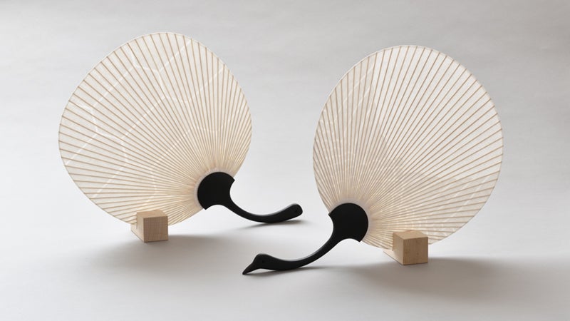 越前和紙、山中漆、京うちわ。伝統工芸の匠が競演した飾っても美しい鶴