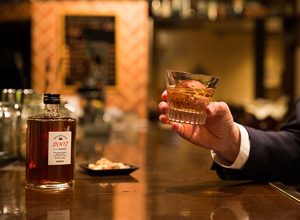シェリー樽で13年貯蔵した米焼酎！琥珀色に輝くヴィンテージリキュール 