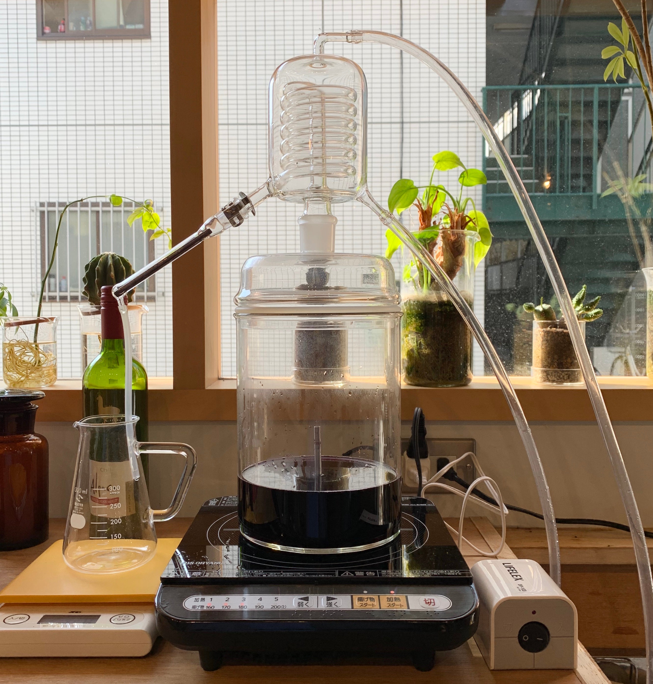 Makuake｜空いた時間を自宅でアロマ教室。耐熱ガラス製家庭用蒸留器