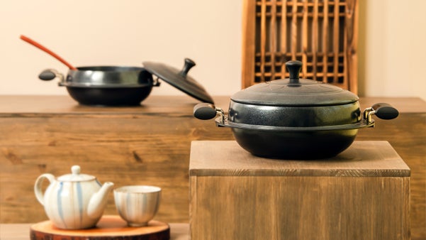 あらゆる料理を簡単調理。美味しさはUP！焦げ付きにくいキッチン鍋「万能釜鍋」