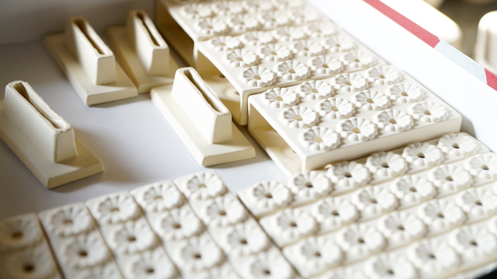 飾って、吊るして、おうちの好きな場所が癒しの香り空間。有田焼アロマ