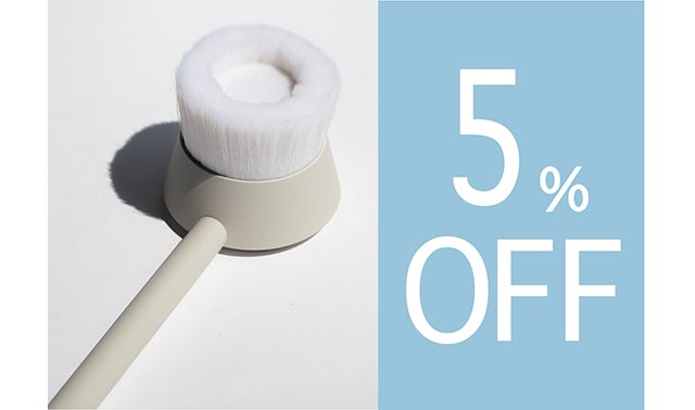 0.1mmが15万本！極細毛の「熊野筆ボディブラシ」で加齢臭ケア