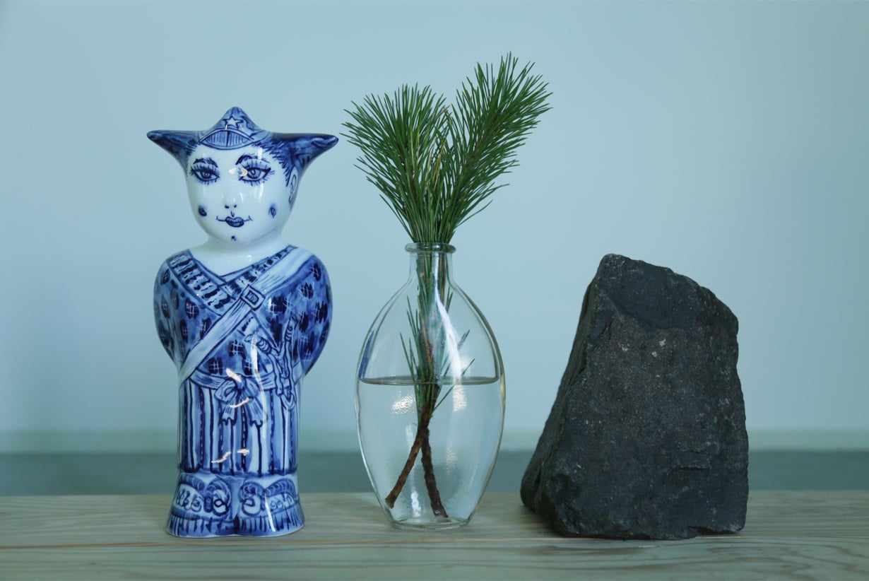 今にも動き出す魔除けアート ~人類の敵を追い払いたい~ 有田焼オブジェ