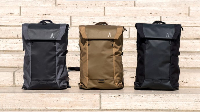 移動はこれ一つで！世界が認めた多機能バックパック Errant Backpack 