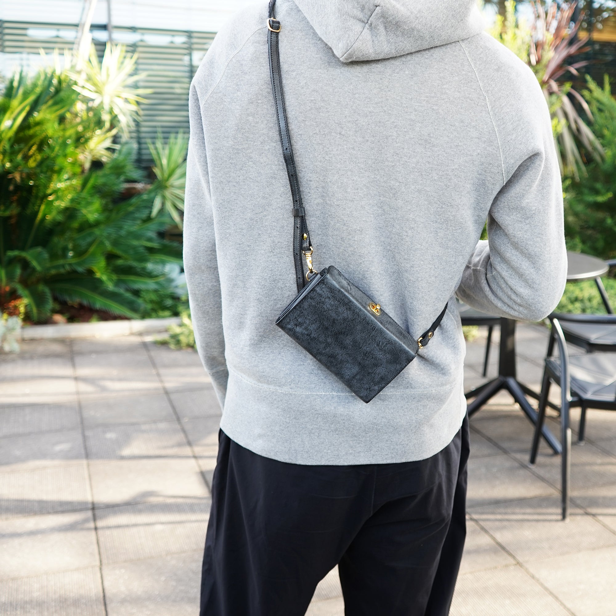 1秒ショルダーwallet』 Makuake(マクアケ)にて数量限定先行 1秒ショルダーwallet』 Makuake(マクアケ)にて数量限定先行