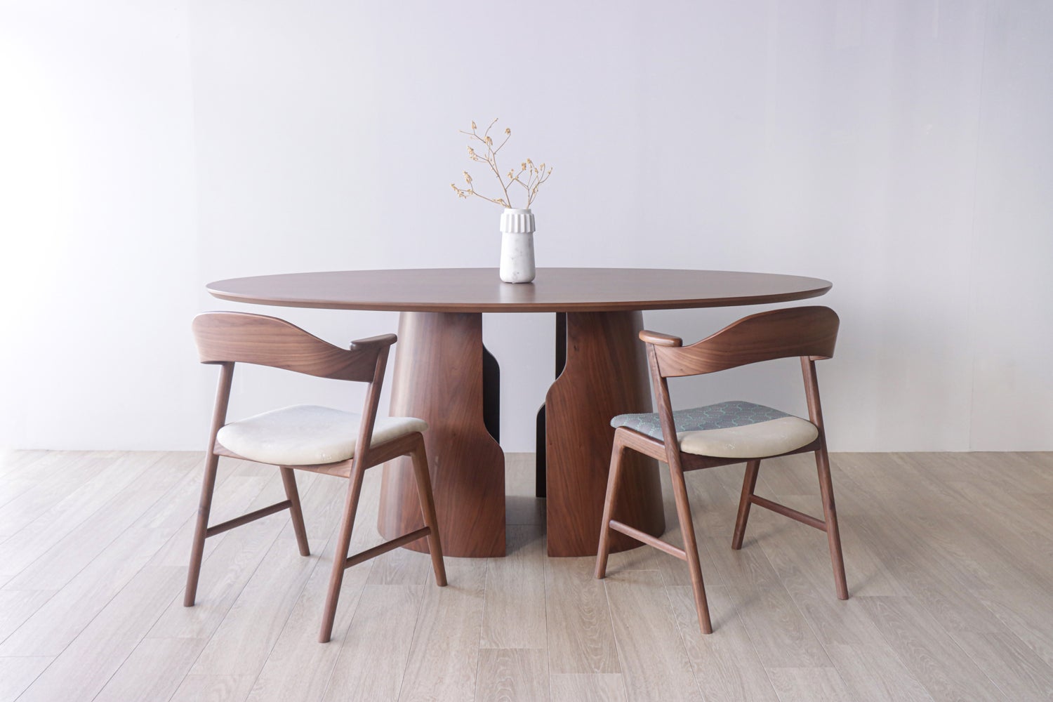 北欧の椅子に学んだ、ナチュラルで美しいデザインの椅子 - 丁寧な